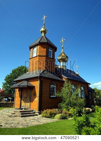 Maleriske træ ortodokse kirke i landsbyen Kostomloty i det østlige Polen