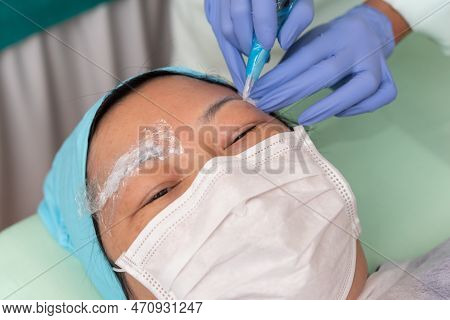 Eyebrow Tattoo Clinic Or Eyebrow Embroidery Clinic