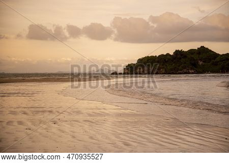 Thailand Prachuap Bang Saphan Bo Thong Lang Bay