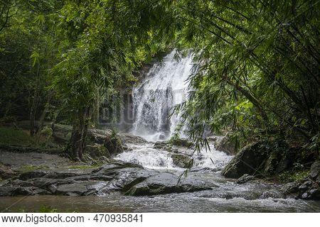 Thailand Prachuap Bang Saphan Sai Khu Waterfall