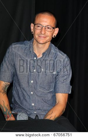 LOS ANGELES - JUN 18:  Chester Bennington at the Linkin Park Rockwalk Inducting Ceremony at the Guitar Center on June 18, 2014 in Los Angeles, CA