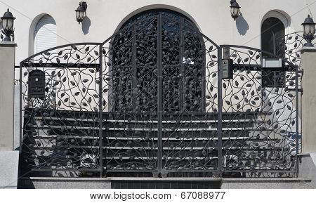 Gate