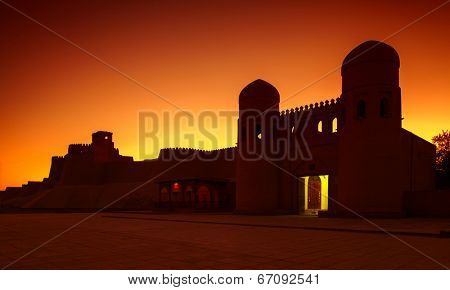 Western gate (Ata Darvoza) to ancient town of Itchan Kala. Khiva, Uzbekistan