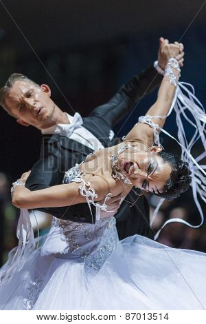 Minsk, Belarus-february 15, 2015: Kazyra Artsem And Veslova Anastasiya From Belarus Performs Adult S