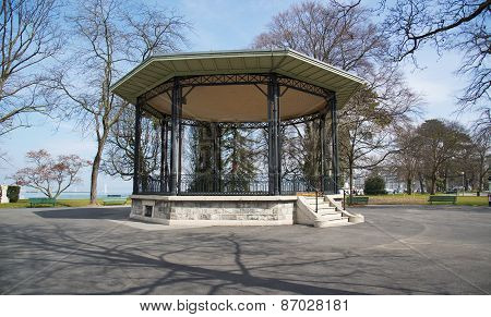 Gazebo in a park in Geneva