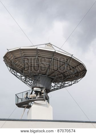 Parabolic Satellite Radar Antenna Dish For Radio Television Translation