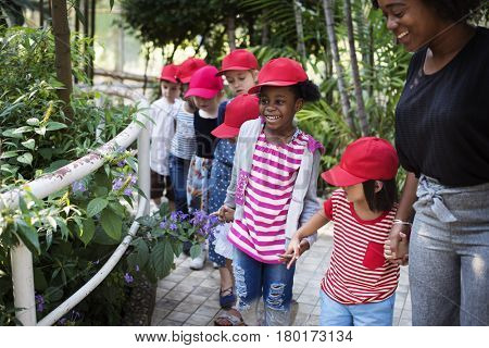 Little Kids Learning Environment on School Fieldtrip