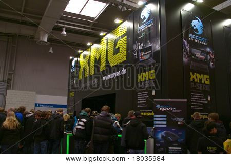Hannover, Německo - 5. března: Stojan Xmg na březen 5, 2011 v Cebit počítač Expo, Hannover, Ger