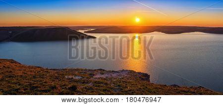 Panoramic view of magnificent sunset scenery on the Dniester river national park Podillya Tovtry Ukraine