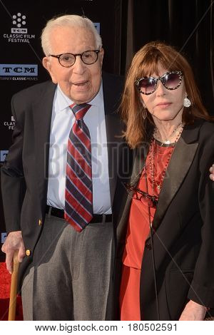 LOS ANGELES - APR 6:  Walter Mirisch, Lee Grant at the 2017 TCM Classic Film Festival Opening Night Red Carpet at the TCL Chinese Theater IMAX on April 6, 2017 in Los Angeles, CA