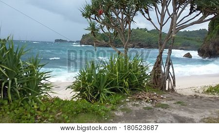 pantai yang indah dan penuh dengan cerita menyenagkan