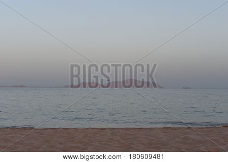 photo views of the Islands in the sea shore of the mainland