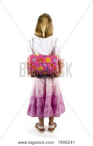 Mädchen mit einem Geschenk