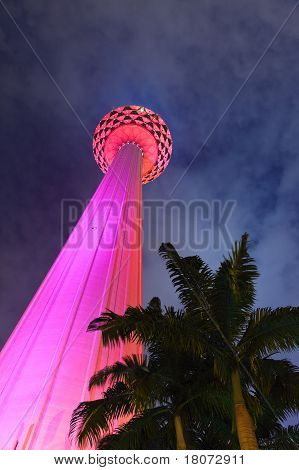 Wieża telewizyjna Menara w Kuala Lumpur (Malezja)
