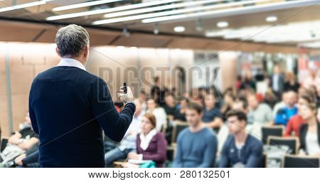 Sturtup Expert Giving Talk At Business Event Workshop.