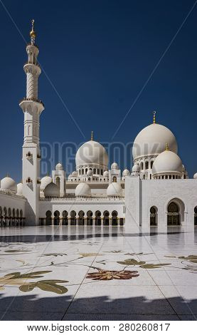 Abu Dhabi, Uae, Mar 22, 2018: Internal Courtyard Of The Sheik Zayed Mosque