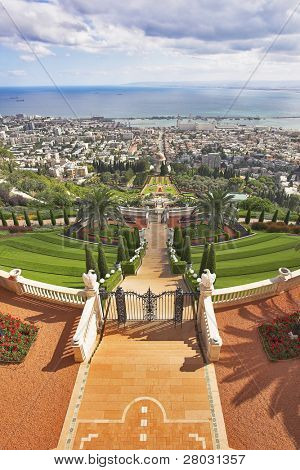 Obrovské slavnostní krajina - Bahay posvátných míst, Haifa a Středozemní moře