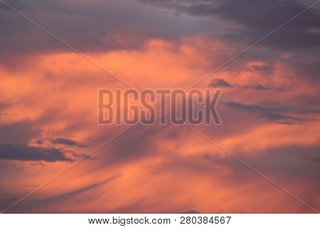 Colors And Lights Of The Sun Reise On The Sky