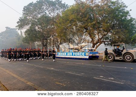 Red Road, Kolkata, West Bengal / India - 21st January 2018 : Indian Air Force Displaying Chinook Hel