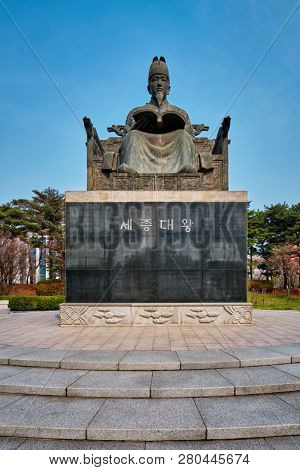 SEOUL, SOUTH KOREA - APRIL 8, 2018: King Sejong the Greatstatue in Yeouido park, Seoul, South