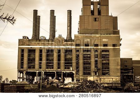 Marysville, Michigan, Usa - April 6, 2015: Beginning Of Demolition Of A Coal Powered Plant Owned By 