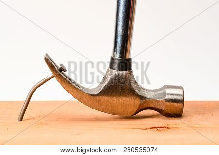 Vintage Hammer Nail Puller Pull Bent Big Nail Out Of The Board.