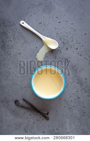 Vanilla Sauce Or Condensed Milk