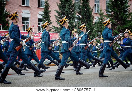 Moscow, Russia-june 12, 2018.presidential Regiment Soldiers Marching And Practicing To Shoot