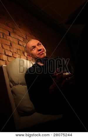 TOMSK, Rusia - 4 de marzo: Músico, compositor, locutor y fundador y líder de 