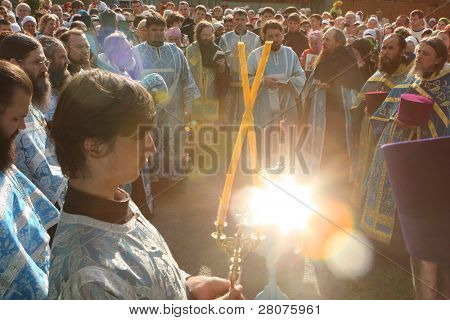 TOMSK, Rusia - el 9 de agosto: Celebraciones ortodoxas dedicadas al segundo hallazgo de un trabajo de maravilla me