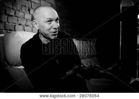 TOMSK, Rusia - 4 de marzo: Músico, compositor, locutor y fundador y líder de 