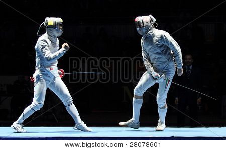 Moscovo, Rússia - 13 de fevereiro: Duelo para evento da Copa Grand Prix, Eun S.Oh (KOR) e Zsolt Nemcsik (HUN) 