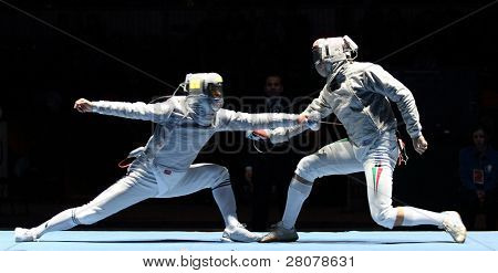 Moscovo, Rússia - 13 de fevereiro: Duelo para evento da Copa Grand Prix, Eun S.Oh (KOR) e Zsolt Nemcsik (HUN) 