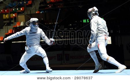 Moscovo, Rússia - 13 de fevereiro: Duelo para evento da Copa Grand Prix, Eun S.Oh (KOR) e Zsolt Nemcsik (HUN) 