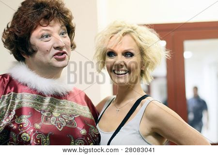 มอสโก - 18 เมษายน: Yuri Galtsev นักแสดงและนักร้อง Valeria ปฐมทัศน์ kompozitor Raimonds พอลส์และ po