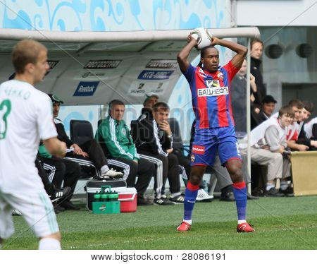 มอสโก - 10 พฤษภาคม: CSKAs Chidi Odiah ในการของทีมฟุตบอลรัสเซียแชมป์เกม C