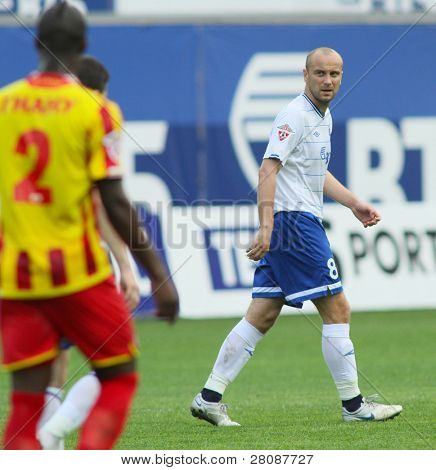 Moscovo - 15 de maio: Médio do Dinamo Dmitry Hohlov em um jogo da 11ª Jornada do russo de futebol de P