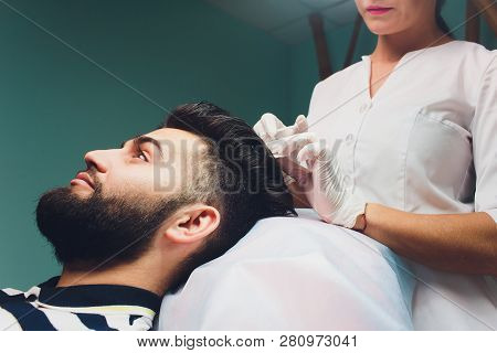Treatment Of Baldness With Beauty Injections. Mesotherapy. Plasma Lifting.