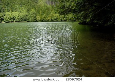 il lago di Congro hiden nell'isola delle Azzorre di Sao Miguel, Portogallo