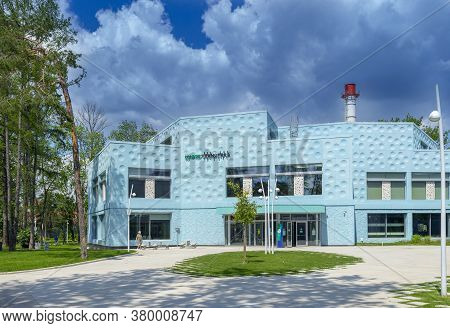 Moscow, Russia - June 24, 2020: Vdnh Park At Sunny Summer Morning. Technograd At Vdnh. Vdnh Is Popul