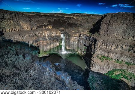 Palouse Falls State Park Water Falls In Washington