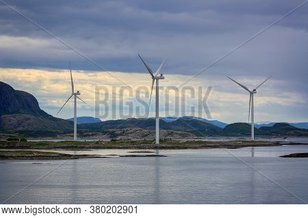 Windgenerators
