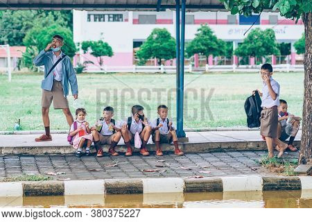 Kanchanaburi,thailand-july 2,2020:unidentified Elementary School Students Wear Face Mask To Prevent 
