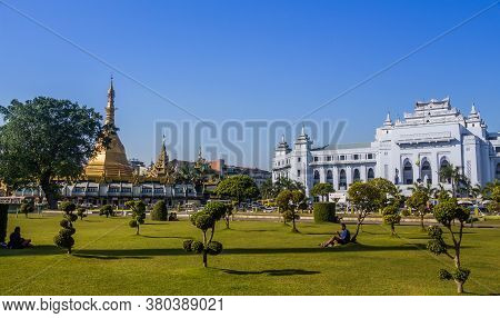Yangon, Myanmar - December 18th 2017: Mahabandula Park, Next To The Sule Pagoda And City Hall In Cen