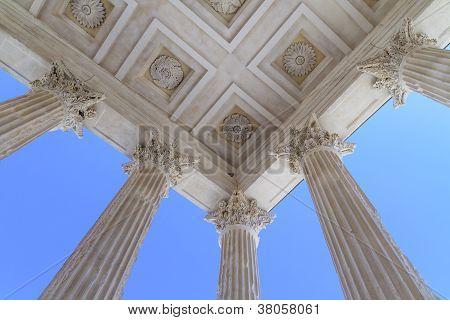 Romerske tempel i Nimes i Provence, Frankrig