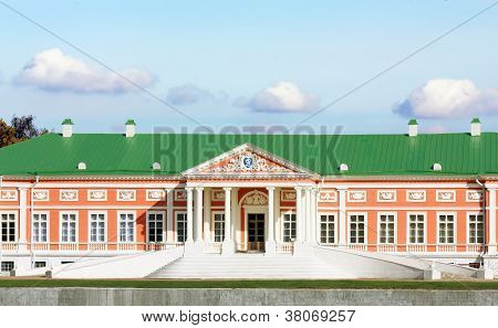 Faï¿½ade Of The Palace Of The Xviii Century