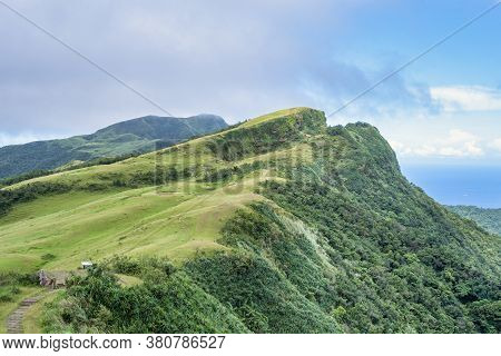 Beautiful Grassland, Prairie In Taoyuan Valley, Caoling Mountain Trail Passes Over The Peak Of Mt. W