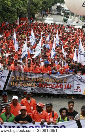 Salvador, Bahia / Brazil - December 11, 2014: Workers Laid Off At The Paraguacu Shipyard In Maragogi