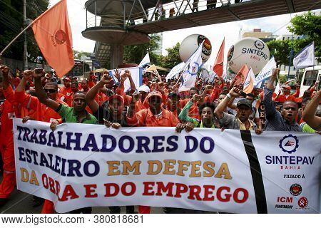 Salvador, Bahia / Brazil - December 11, 2014: Workers Laid Off At The Paraguacu Shipyard In Maragogi