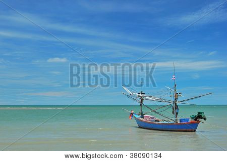 O barco de pescador e o mar